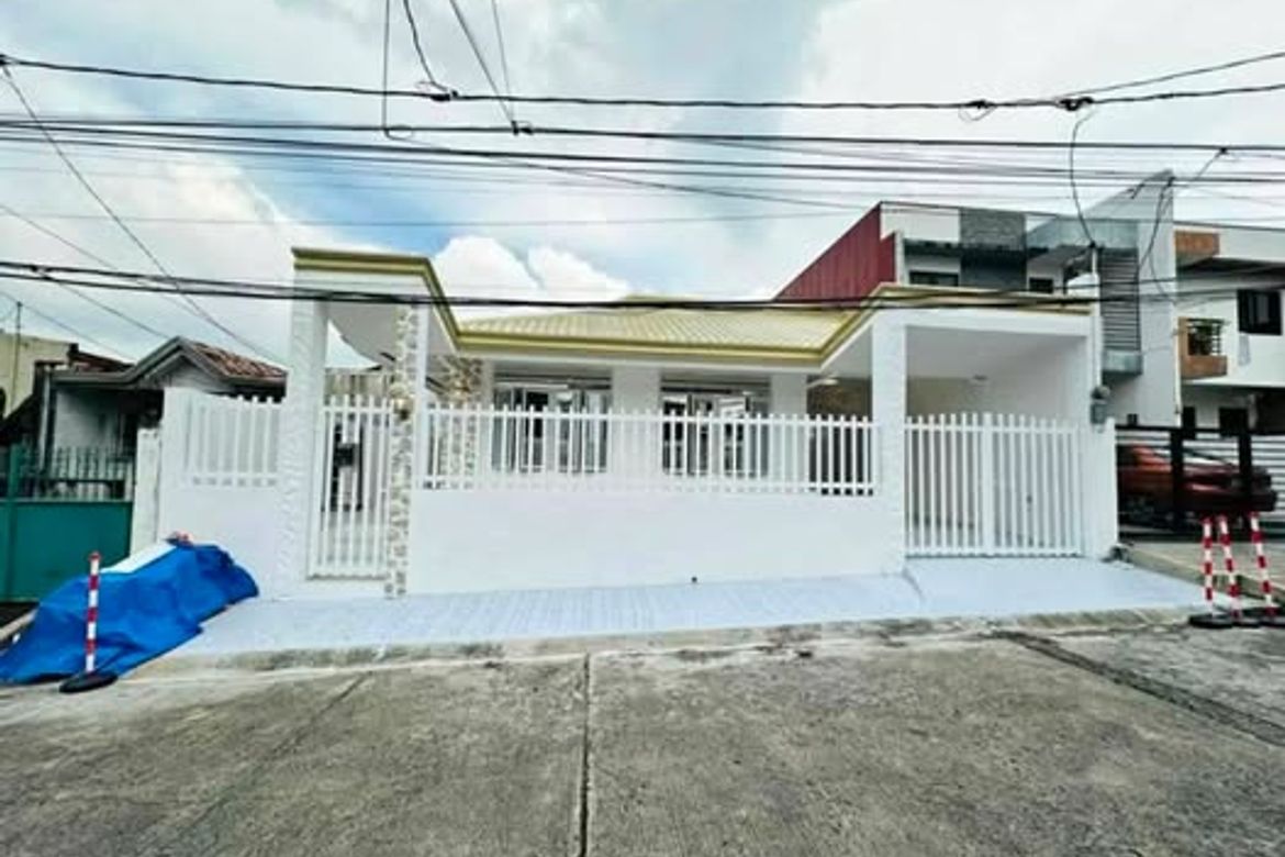 5 Bedroom House for Sale in Pamplona Dos, Las Piñas, Metro Manila