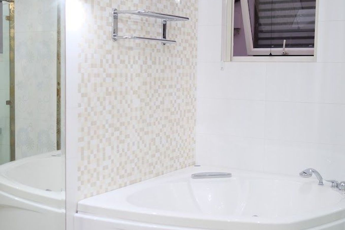 5 Bedroom House for Sale in Pansol, Quezon City, Metro Manila – photo 5
