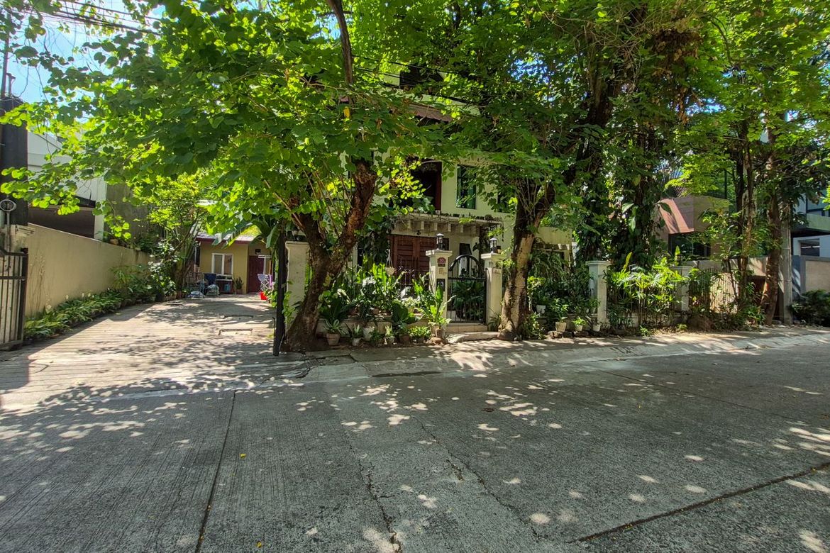5 Bedroom House for Sale in Pansol, Quezon City, Metro Manila