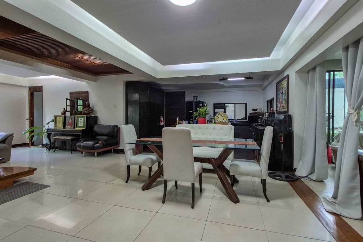 5 Bedroom House for Sale in Pansol, Quezon City, Metro Manila – photo 2