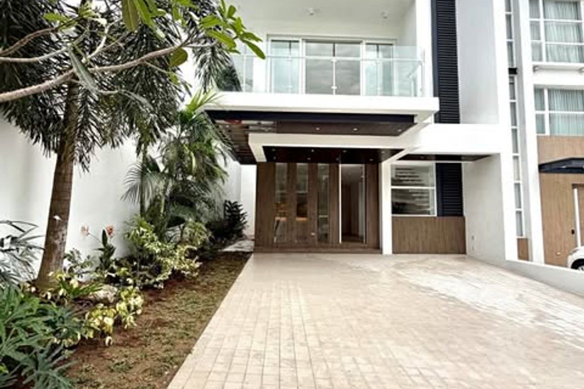 5 Bedroom House for Sale in Pansol, Quezon City, Metro Manila