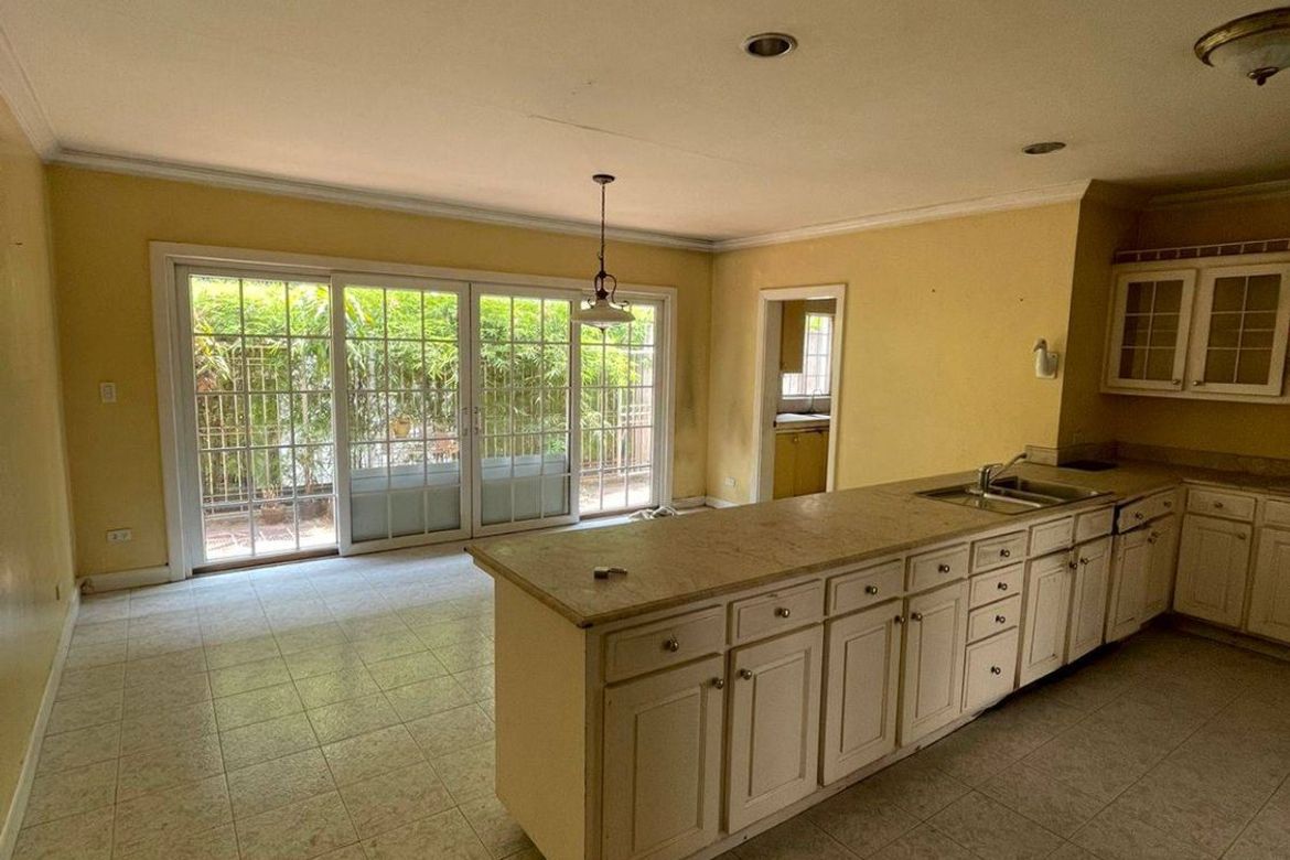 5 Bedroom House for Sale in Pansol, Quezon City, Metro Manila – photo 7
