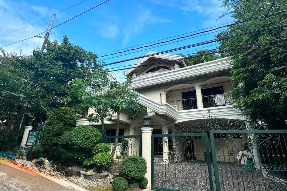 5 Bedroom House for Sale in Pansol, Quezon City, Metro Manila