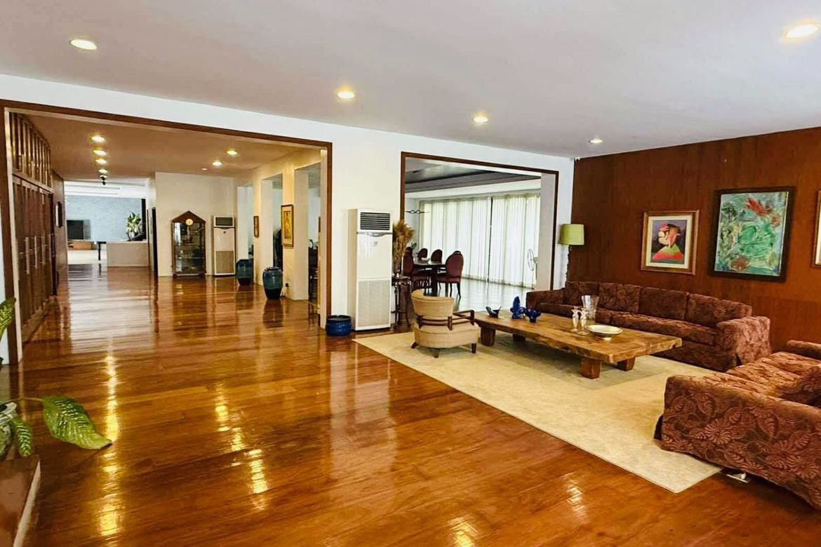 5 Bedroom House for Sale in Pansol, Quezon City, Metro Manila