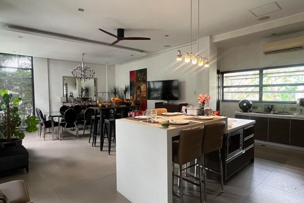 5 Bedroom House for Sale in Pansol, Quezon City, Metro Manila – photo 3