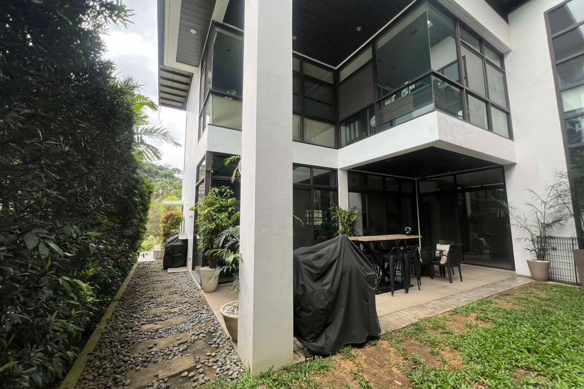 5 Bedroom House for Sale in Pansol, Quezon City, Metro Manila – photo 7