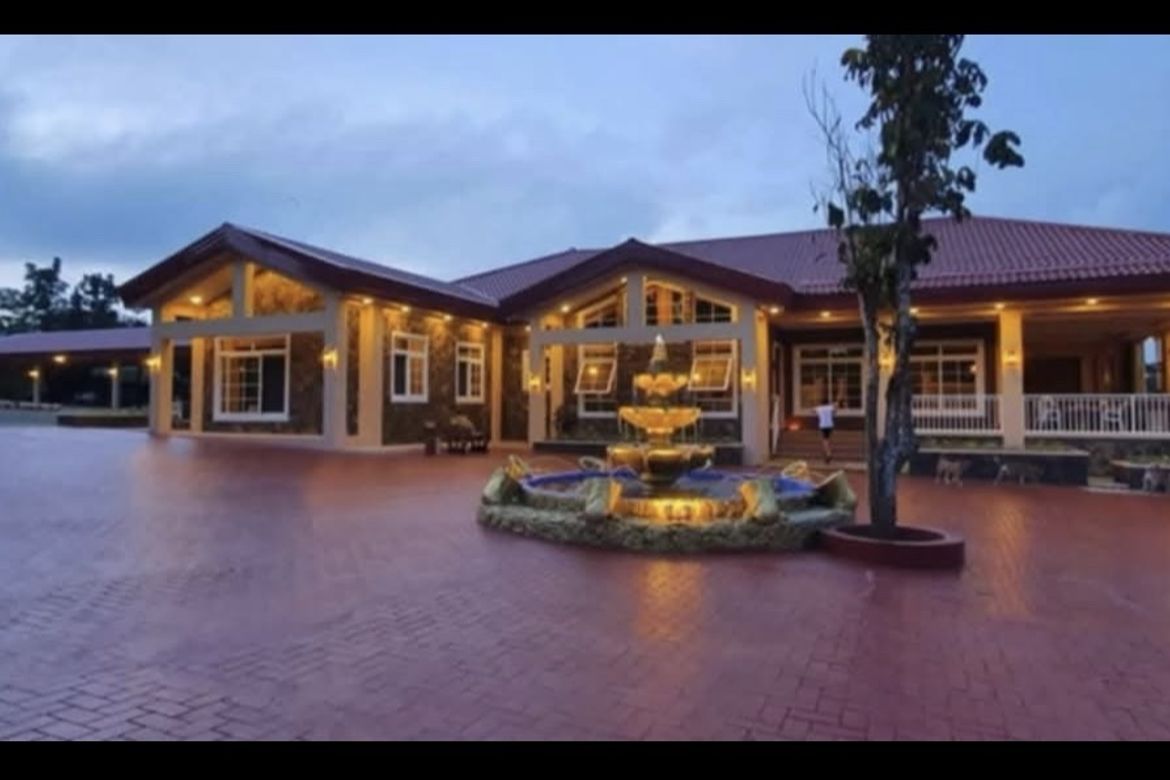 5 Bedroom House for Sale in Paradahan I, Tanza, Cavite