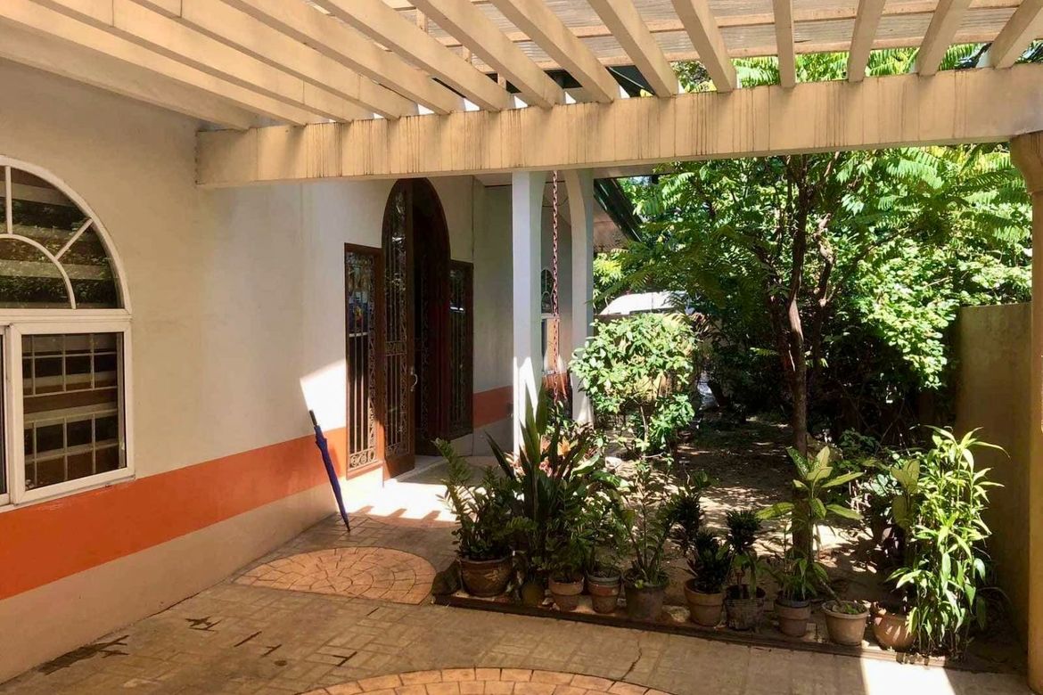 5 Bedroom House for Sale in Phil-Am, Quezon City, Metro Manila near MRT-3 North Avenue – photo 6