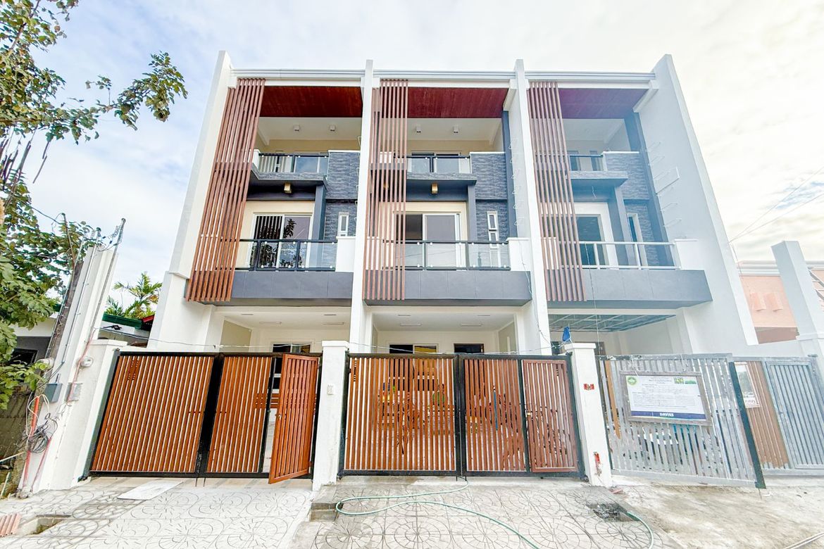 5 Bedroom House for Sale in Pilar, Las Piñas, Metro Manila