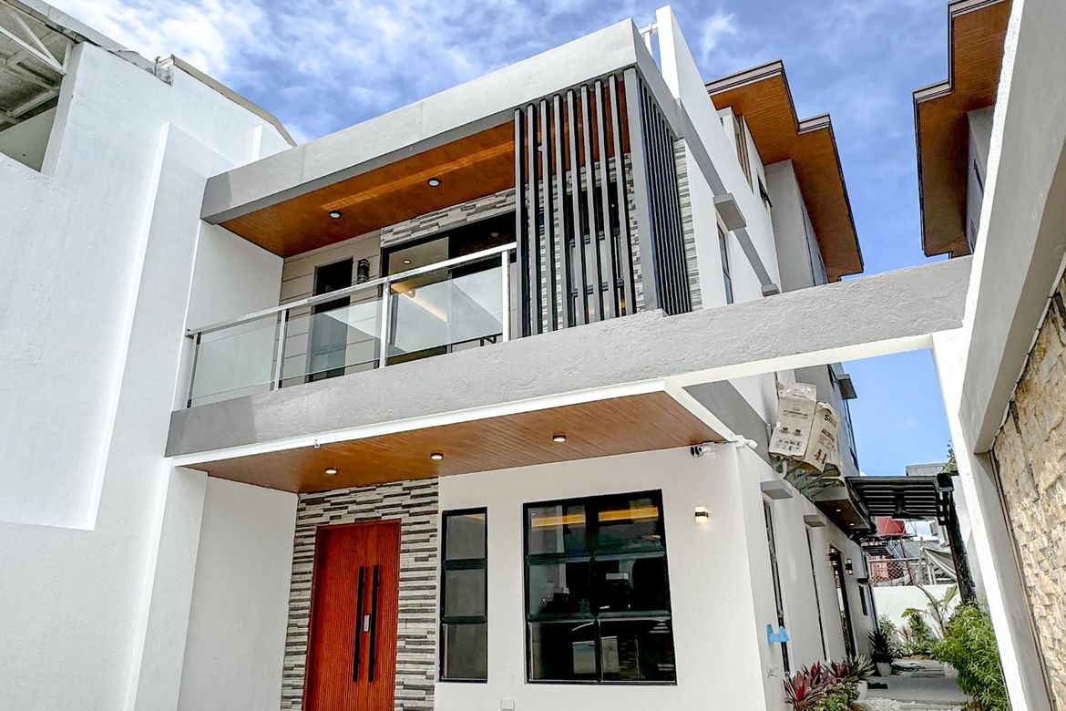 5 Bedroom House for Sale in Pilar, Las Piñas, Metro Manila