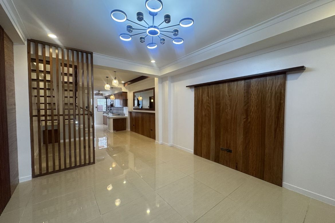 5 Bedroom House for Sale in Pilar, Las Piñas, Metro Manila – photo 4