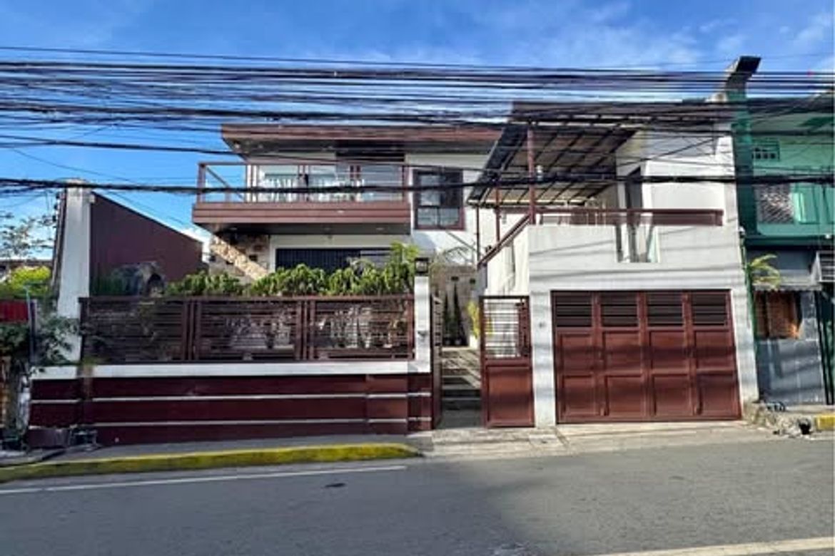 5 Bedroom House for Sale in Plainview, Mandaluyong, Metro Manila near MRT-3 Boni