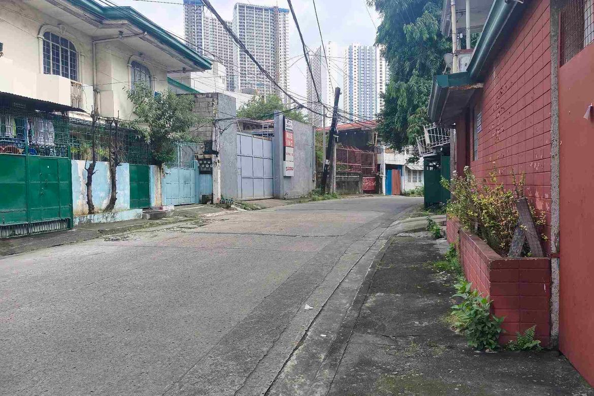 5 Bedroom House for Sale in Plainview, Mandaluyong, Metro Manila near MRT-3 Boni – photo 2