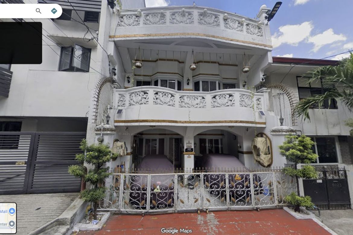 5 Bedroom House for Sale in PNB Makati Center, San Lorenzo, Makati, Metro Manila near MRT-3 Ayala