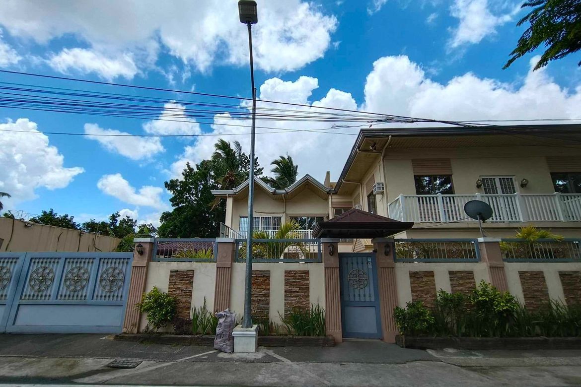 5 Bedroom House for Sale in Poblacion Barangay 9, Lipa, Batangas