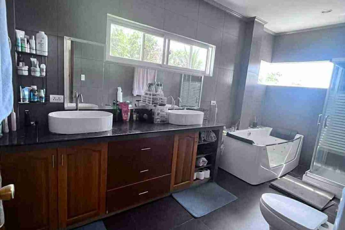 5 Bedroom House for Sale in Poblacion II, Dauin, Negros Oriental – photo 5