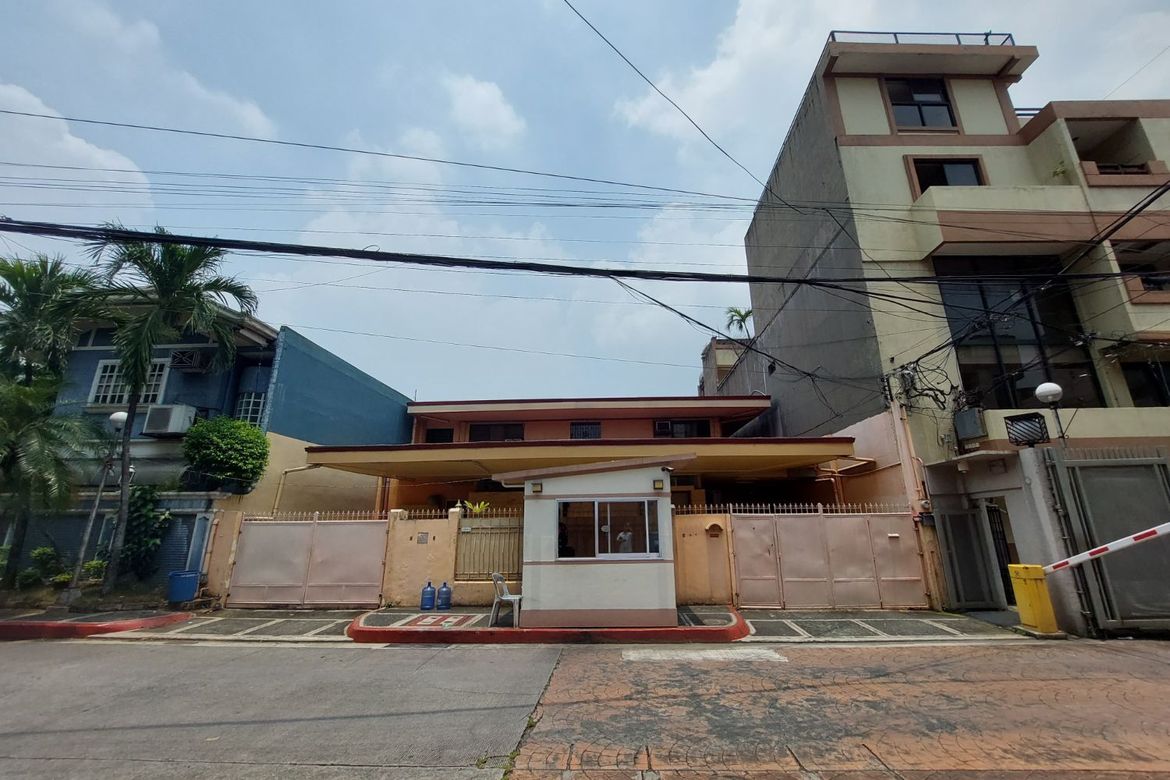 5 Bedroom House for Sale in Poblacion, Makati, Metro Manila