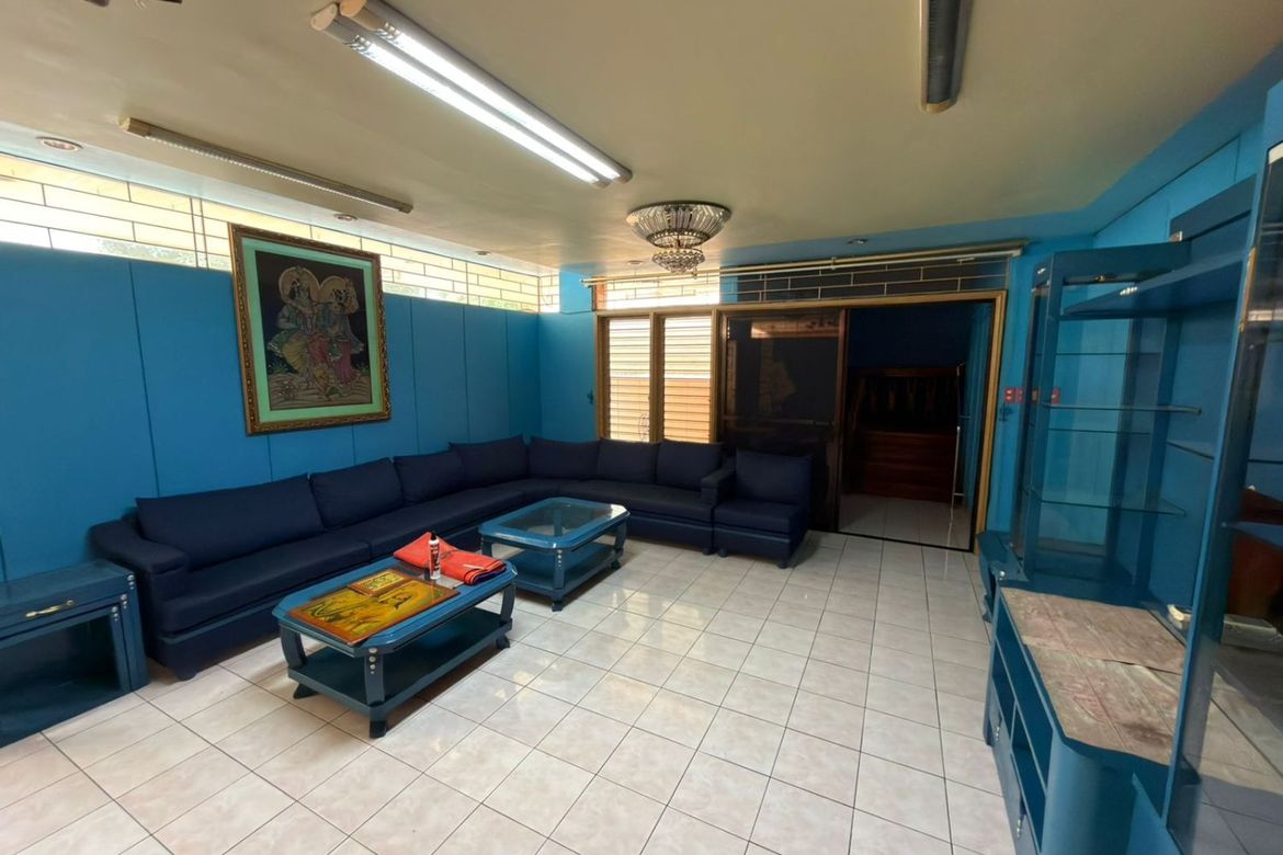 5 Bedroom House for Sale in Poblacion, Makati, Metro Manila – photo 6