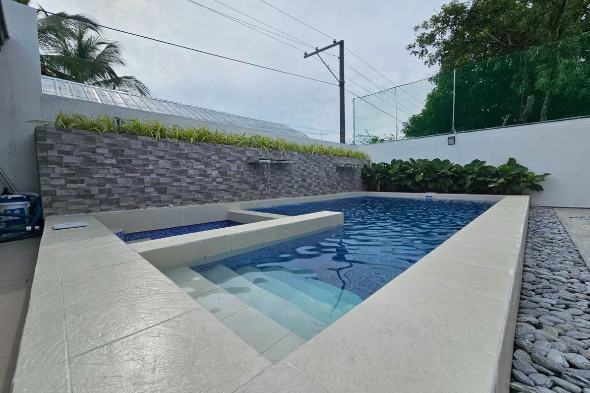 5 Bedroom House for Sale in Poblacion, Morong, Bataan – photo 2