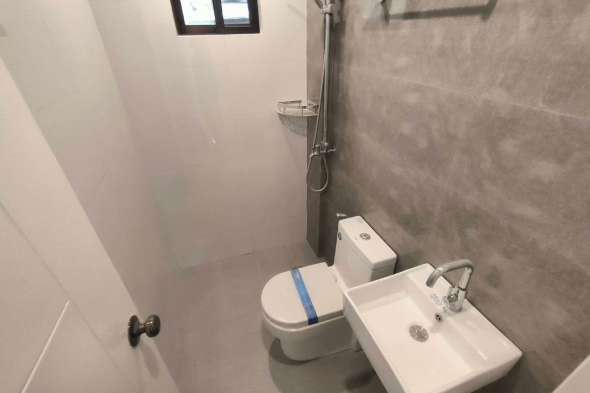 5 Bedroom House for Sale in Poblacion, Muntinlupa, Metro Manila – photo 6