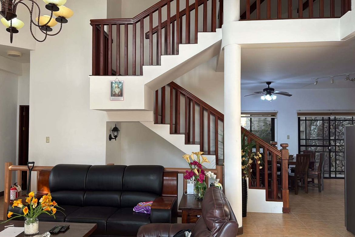 5 Bedroom House for Sale in Poblacion, Tuba, Benguet – photo 2