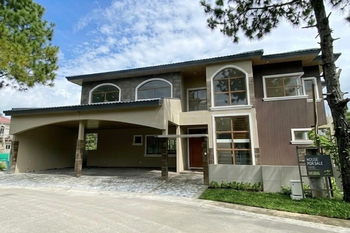 5 Bedroom House for Sale in Portofino Heights, Almanza Dos, Las Piñas, Metro Manila