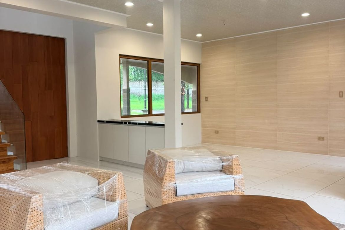 5 Bedroom House for Sale in Portofino Heights, Almanza Dos, Las Piñas, Metro Manila – photo 3