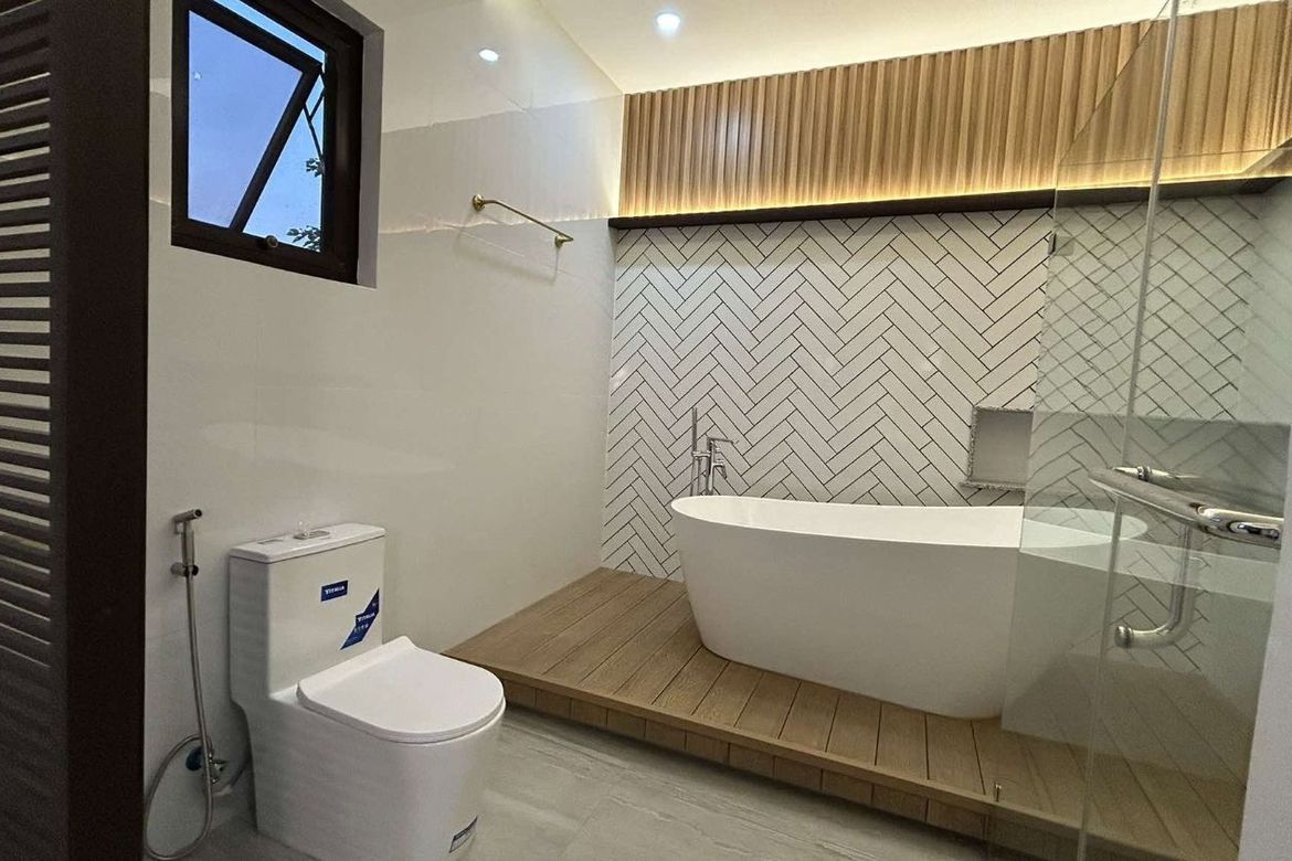 5 Bedroom House for Sale in Portofino South, Poblacion, Muntinlupa, Metro Manila – photo 4