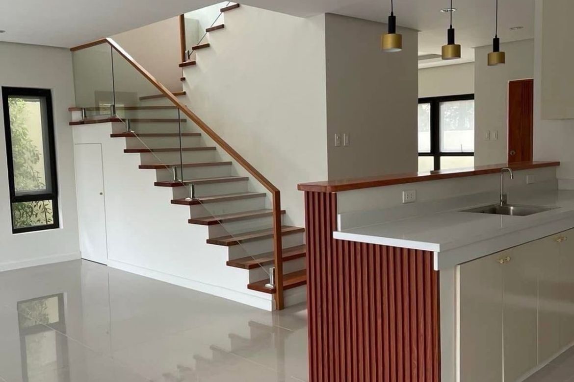 5 Bedroom House for Sale in Pulang Lupa Dos, Las Piñas, Metro Manila – photo 3