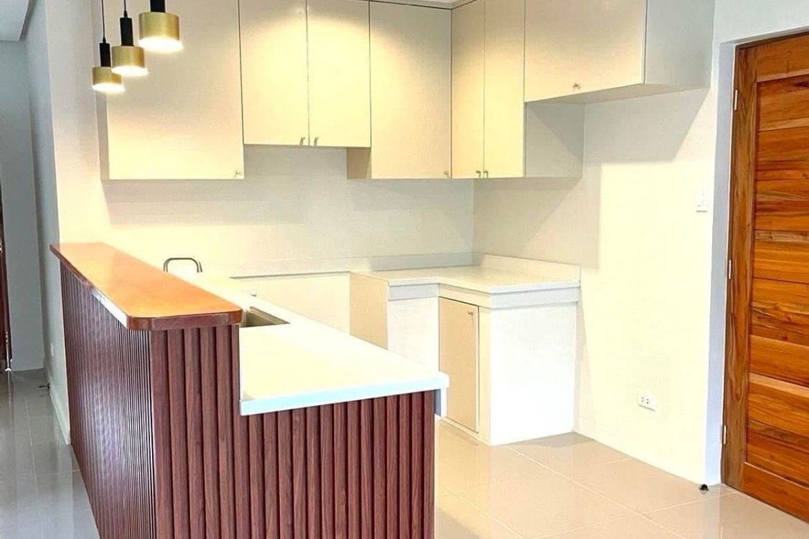 5 Bedroom House for Sale in Pulang Lupa Dos, Las Piñas, Metro Manila – photo 5