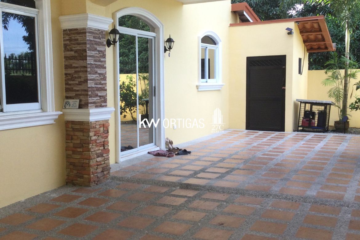 5 Bedroom House for Sale in Pulung Cacutud, Angeles, Pampanga – photo 3