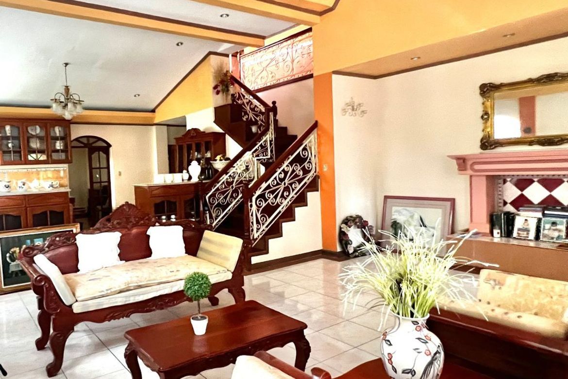 5 Bedroom House for Sale in Pundaquit, San Antonio, Zambales