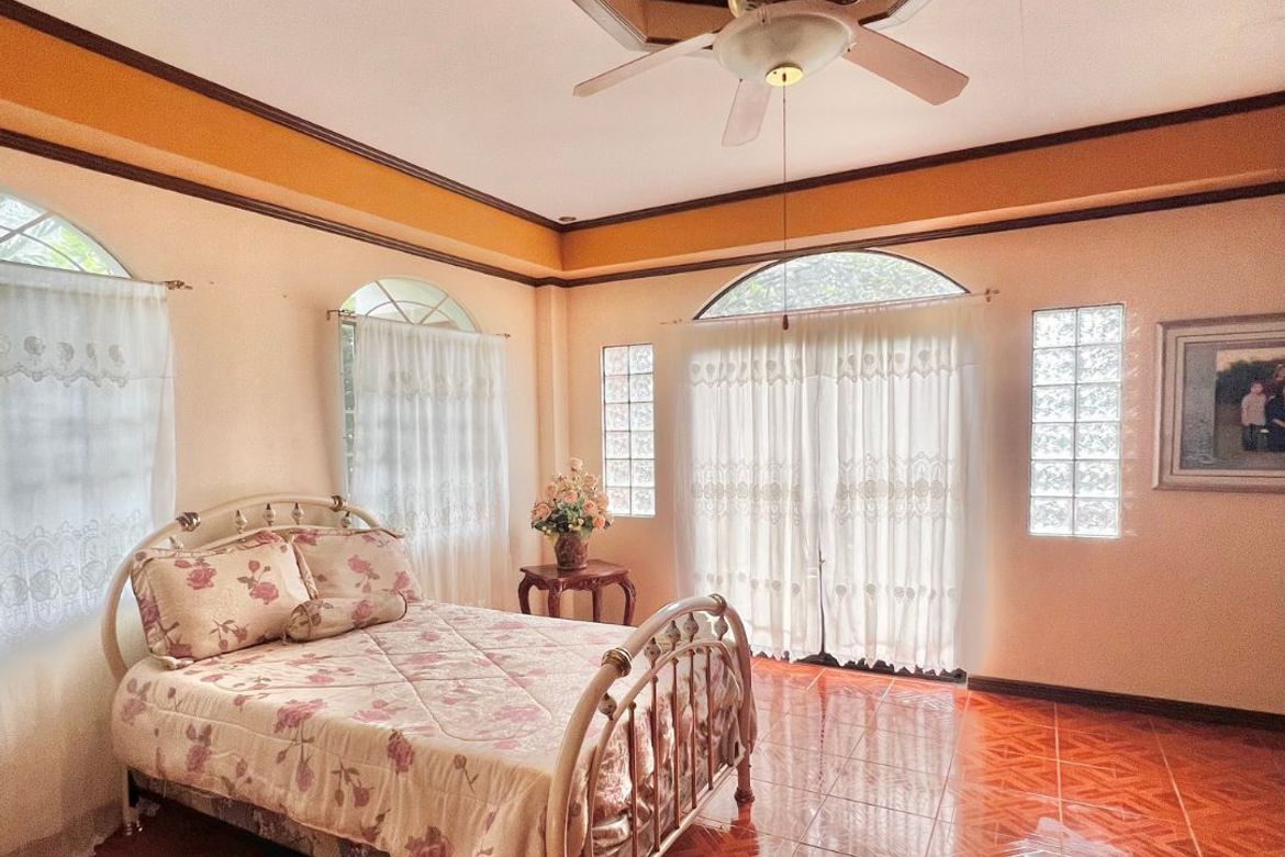 5 Bedroom House for Sale in Pundaquit, San Antonio, Zambales – photo 8