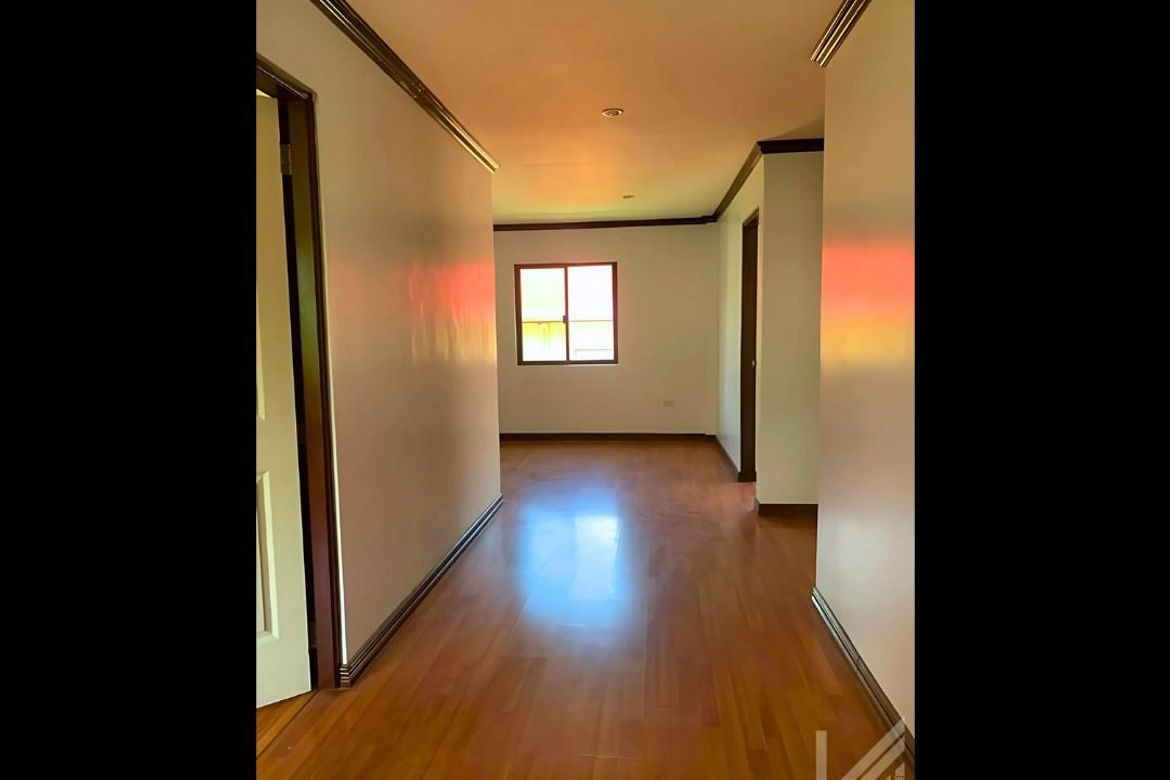 5 Bedroom House for Sale in Royale Tagaytay Estates, Buck Estate, Alfonso, Cavite – photo 4