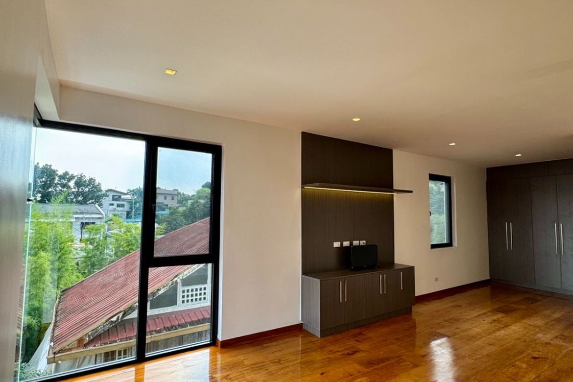5 Bedroom House for Sale in Saint Ignatius, Quezon City, Metro Manila – photo 4