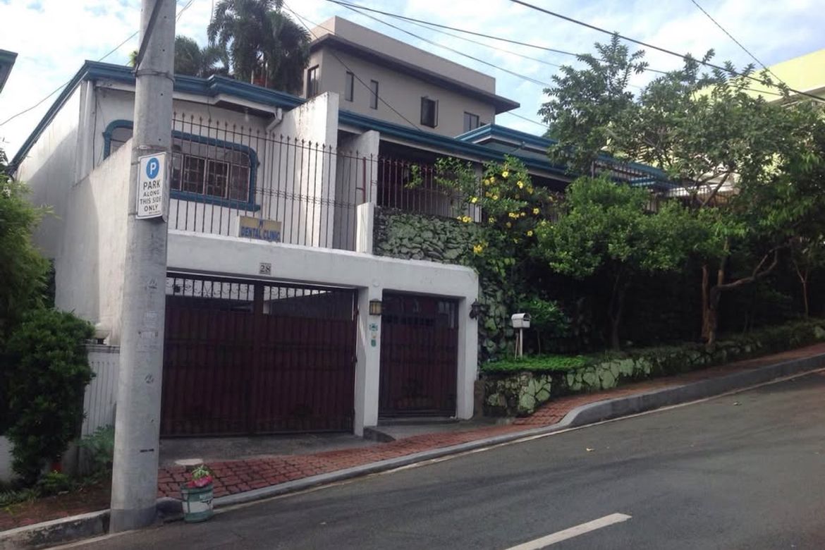 5 Bedroom House for Sale in Saint Ignatius, Quezon City, Metro Manila