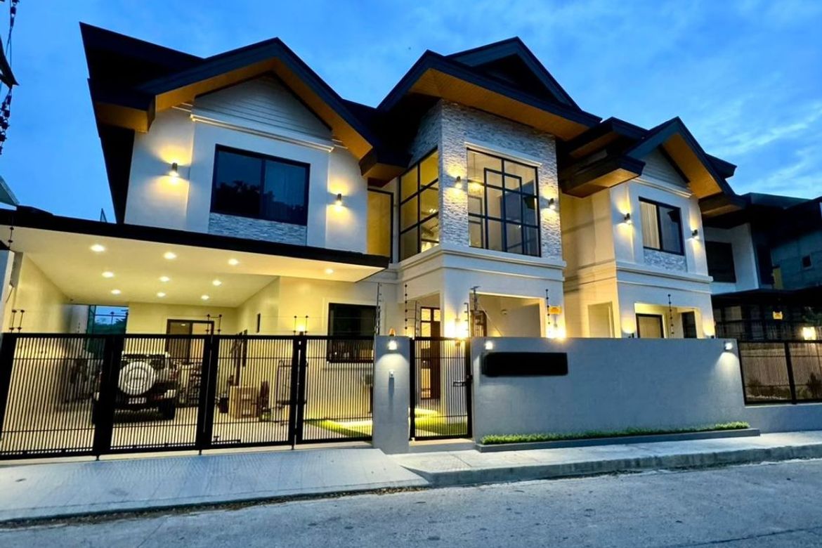 5 Bedroom House for Sale in Salawag, Dasmariñas, Cavite