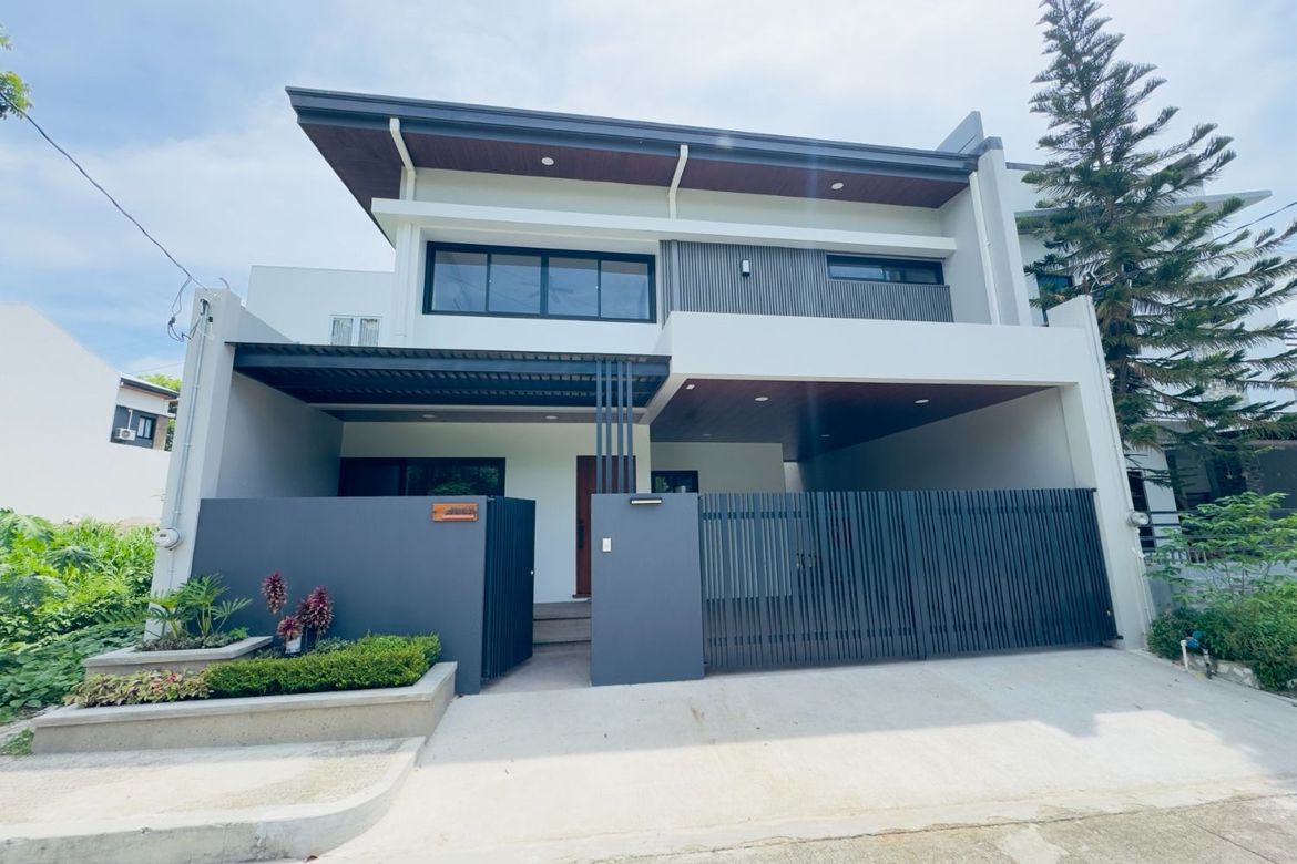 5 Bedroom House for Sale in Salawag, Dasmariñas, Cavite