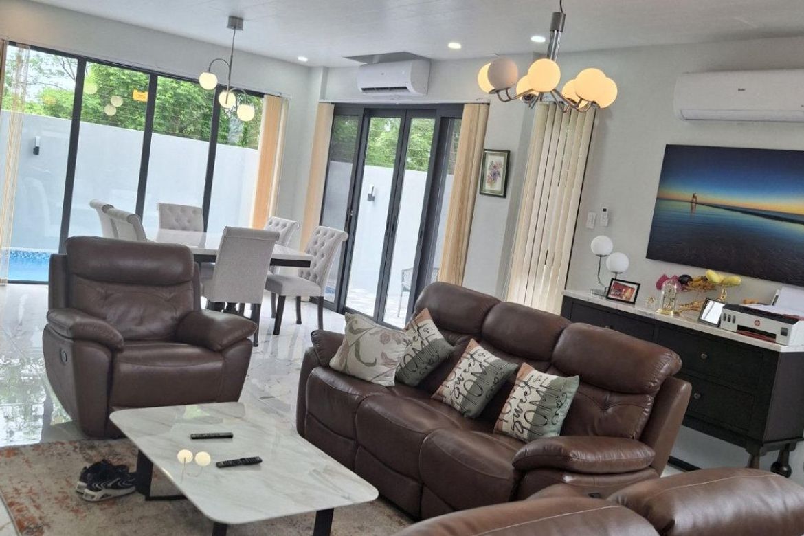 5 Bedroom House for Sale in Salawag, Dasmariñas, Cavite