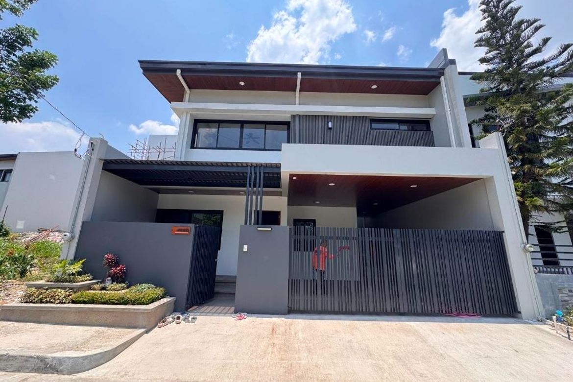 5 Bedroom House for Sale in Salitran IV, Dasmariñas, Cavite