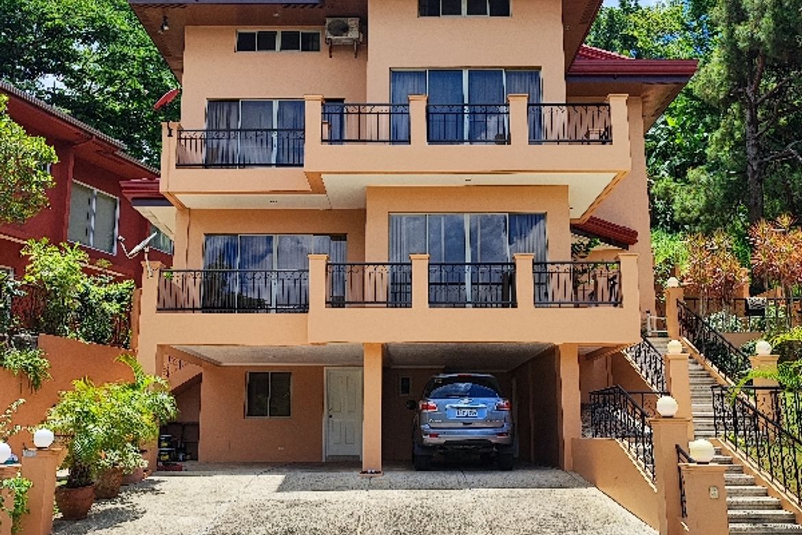 5 Bedroom House for Sale in San Gregorio, Laurel, Batangas