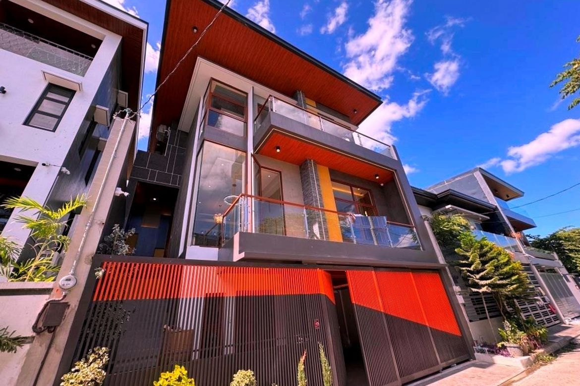 5 Bedroom House for Sale in San Isidro, Cainta, Rizal