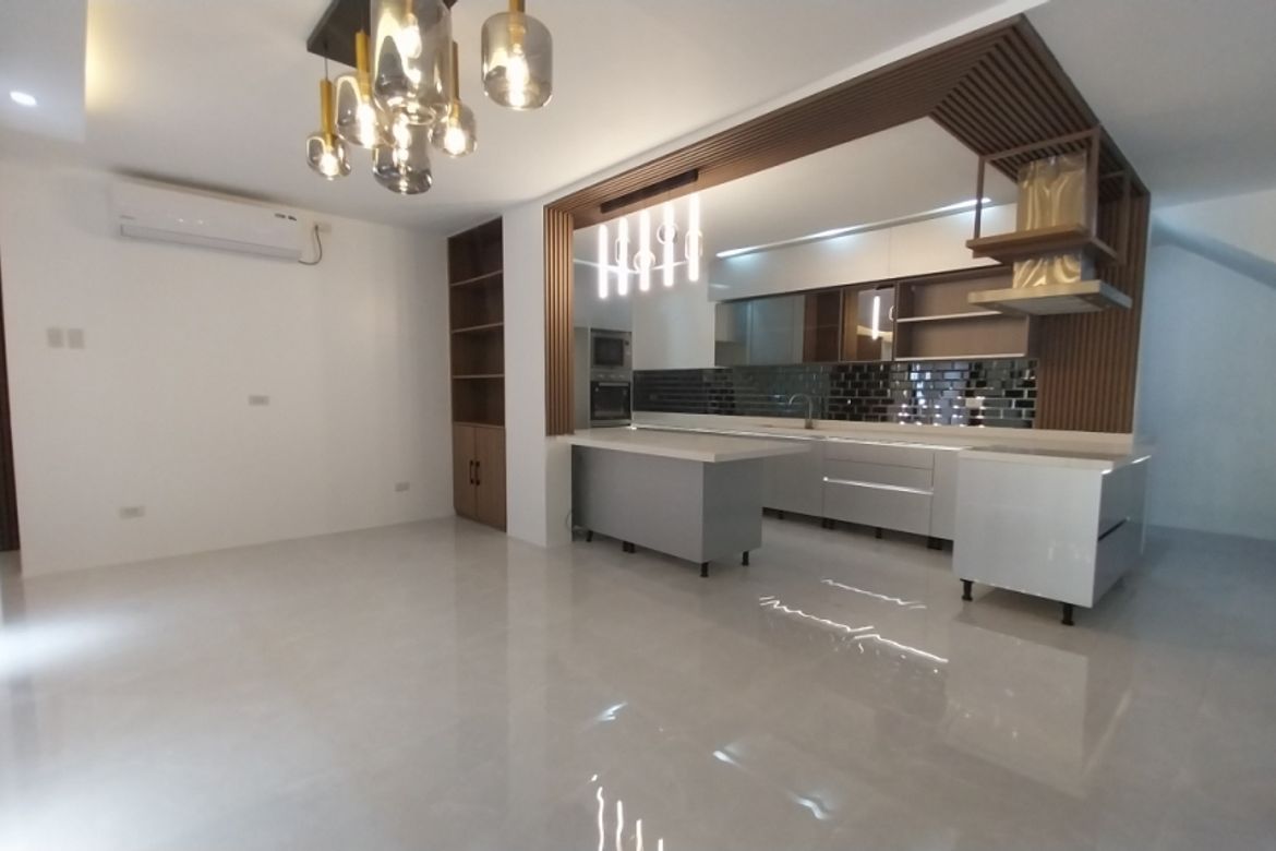 5 Bedroom House for Sale in San Isidro, Cainta, Rizal – photo 2