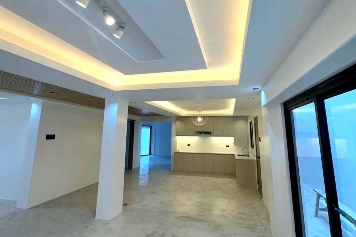 5 Bedroom House for Sale in San Isidro, Cainta, Rizal