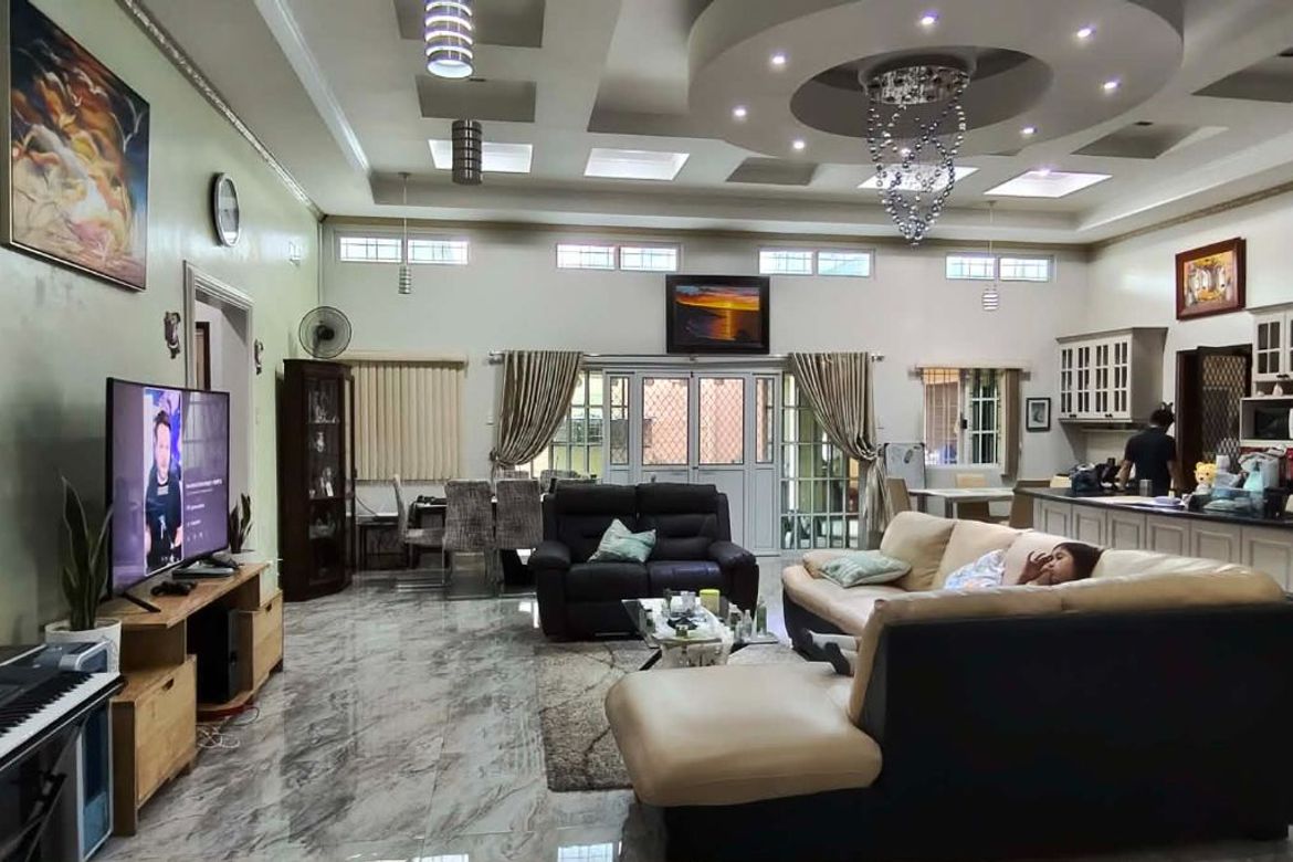 5 Bedroom House for Sale in San Jose, Tagaytay, Cavite