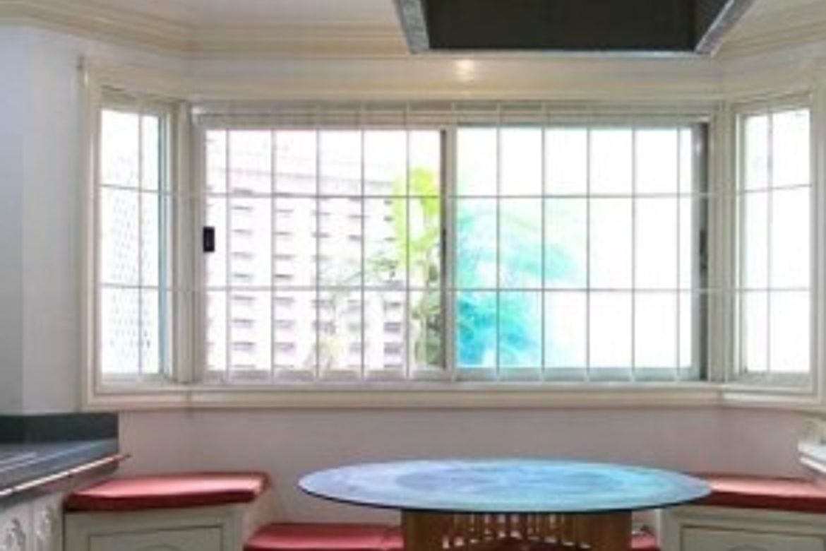 5 Bedroom House for Sale in San Lorenzo, Makati, Metro Manila near MRT-3 Ayala – photo 6