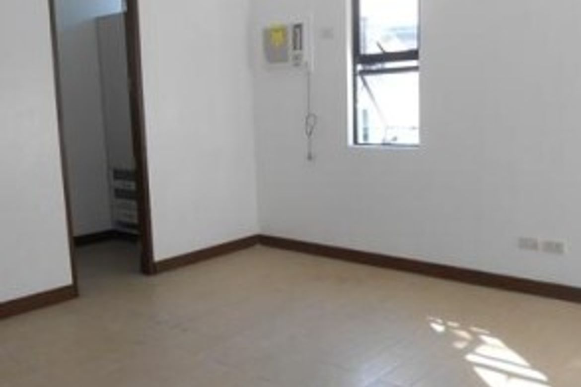 5 Bedroom House for Sale in San Lorenzo, Makati, Metro Manila
