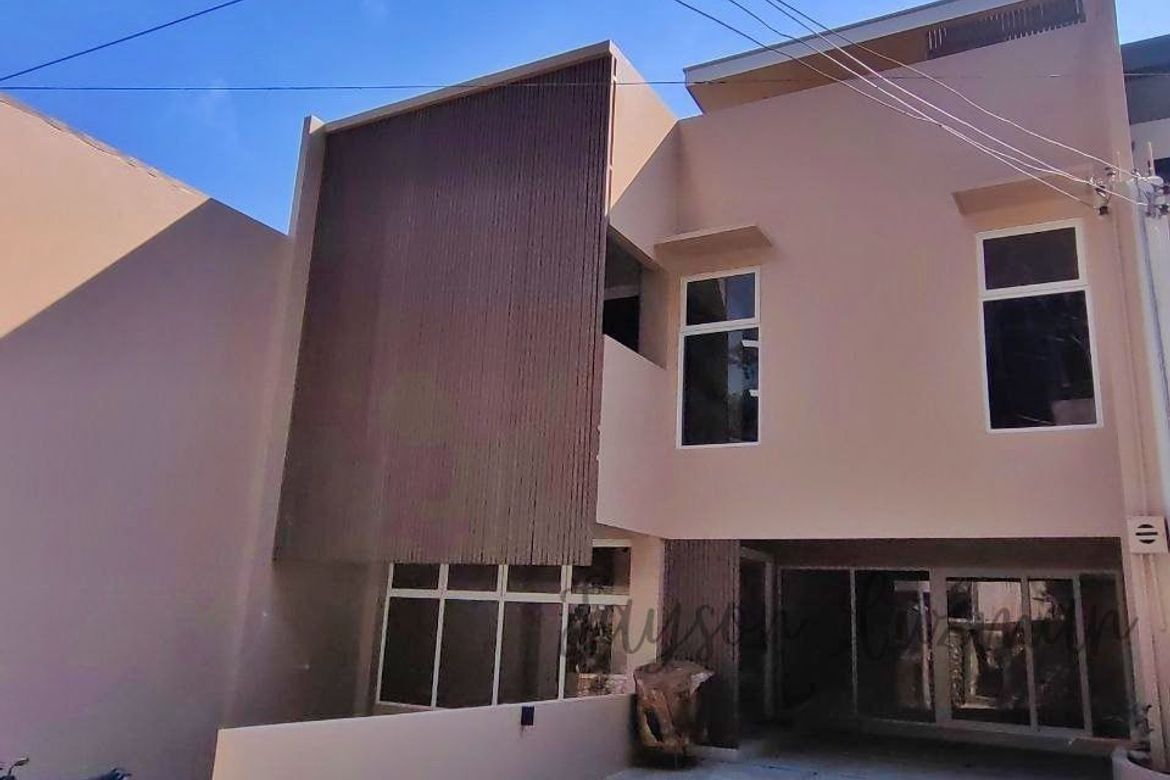 5 Bedroom House for Sale in San Luis Village, Baguio, Benguet