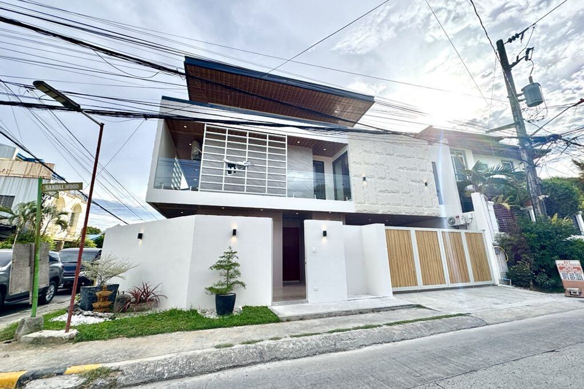 5 Bedroom House for Sale in San Miguel, Pasig, Metro Manila