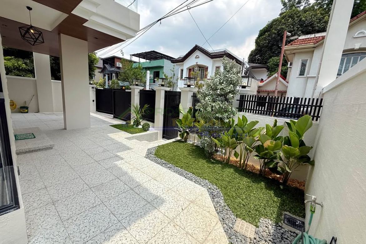 5 Bedroom House for Sale in Santo Domingo, Cainta, Rizal